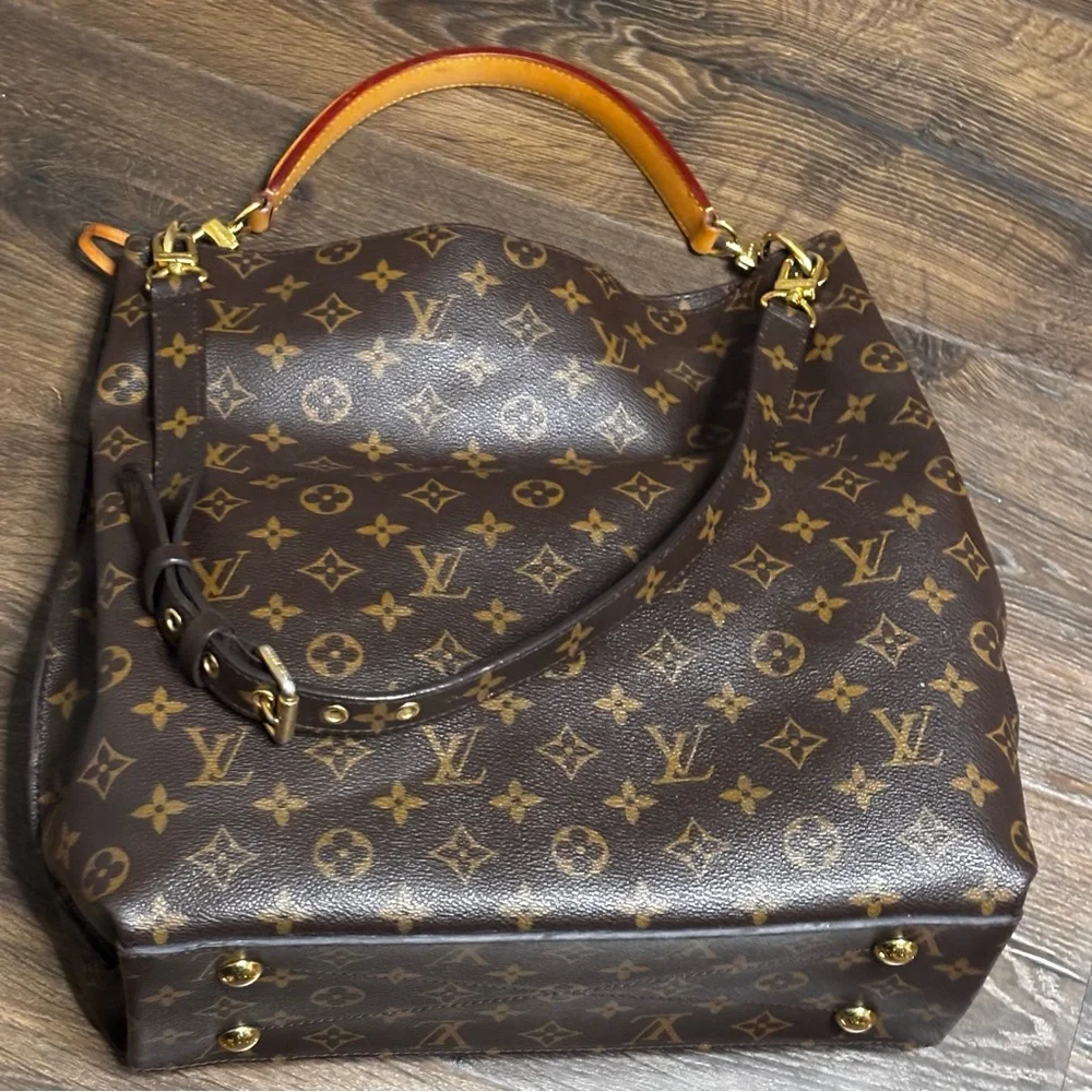 LOUIS VUITTON
Monogram Canvas Metis - Picture 5 of 10